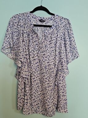 Chaps Blue Floral Flutter Sleeve Top